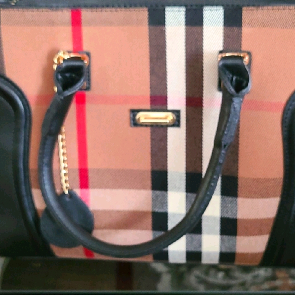Purse. - Picture 1 of 3